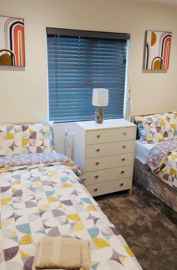 Green Lantern, Private En-Suite Double Bedroom Aveley Exterior photo